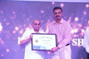 Dr. Vikram I. Shah, CMD, Shalby Limited receiving the Times Group’s ‘Man of the Year’ award
