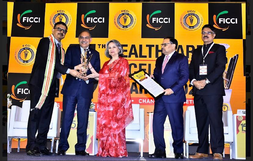 Dr. Vikram Shah honored with Prestigious “Healthcare Personality of the Year Award 2023 by FICCI